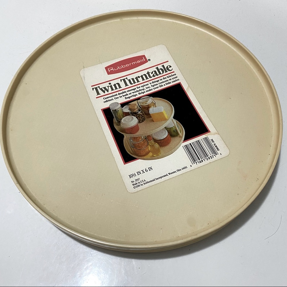 Rubbermaid Twin Turntable